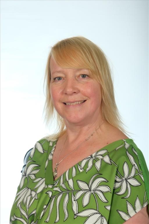 Natalie Linnell 